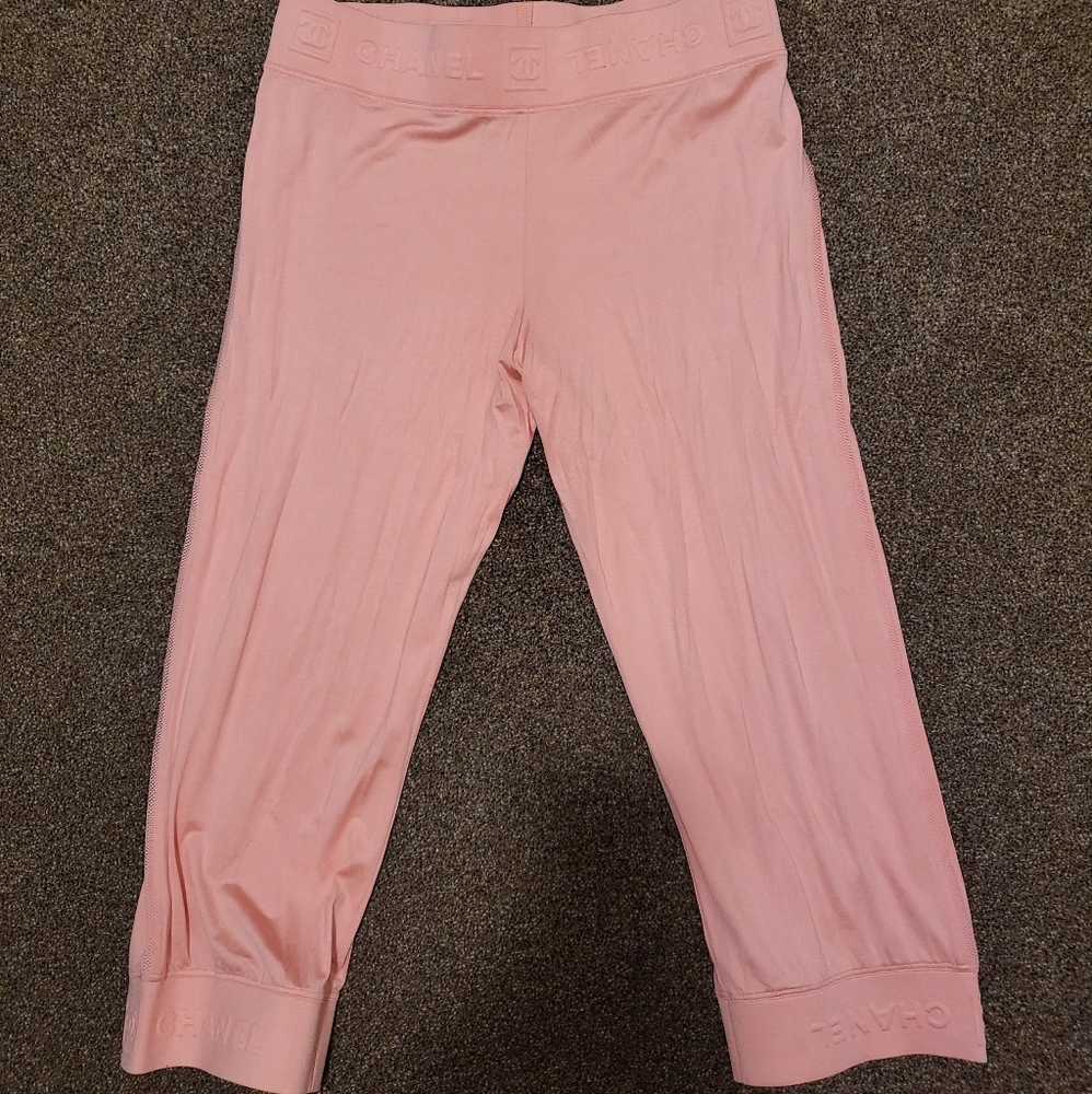 Chanel capri pants
